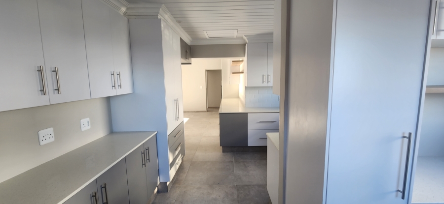3 Bedroom Property for Sale in Dana Bay Western Cape